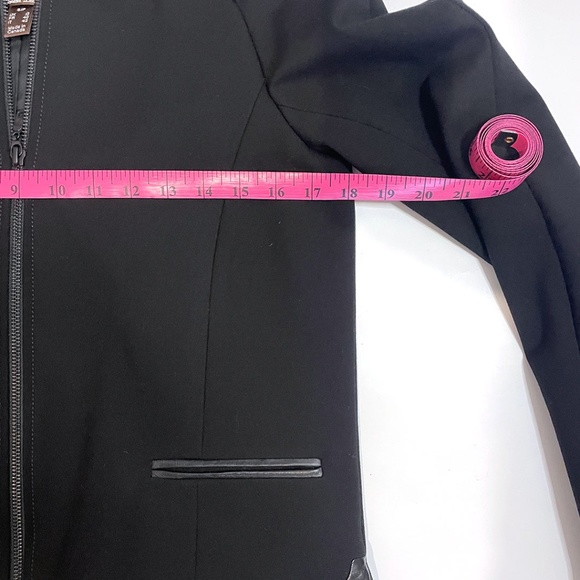 Danier Black Jersey Knit Blazer Sz S - Picture 13 of 15
